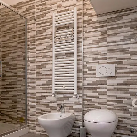 Loreto & Piola White Flat Apartman