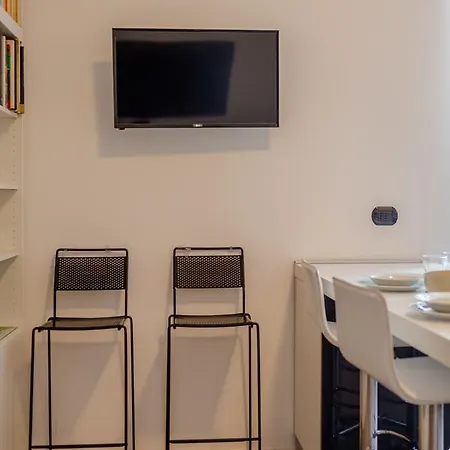 Loreto & Piola White Flat Apartman