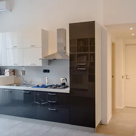 Loreto & Piola White Flat Apartman